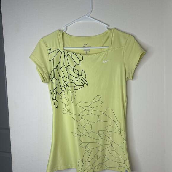 Nike Tops - Nike Dri-Fit Tee